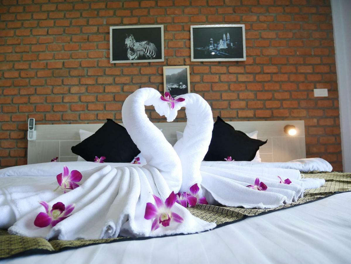 Bests Village & Villa - Chalong Bay Phuket Exteriör bild